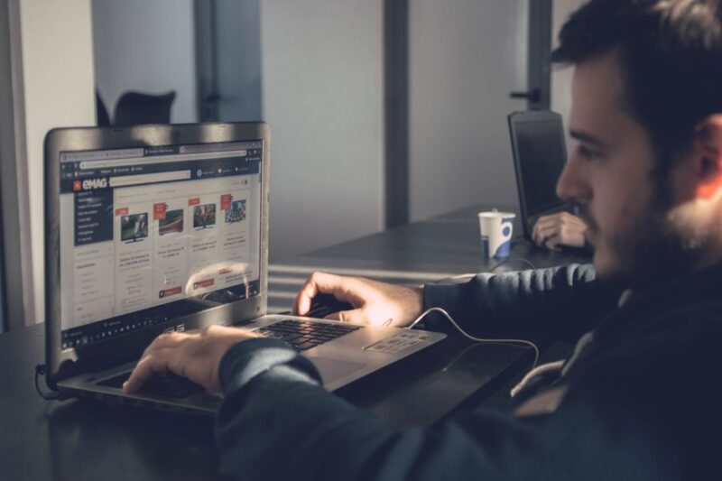 Cómo encontrar el mejor hosting web barato para tu negocio