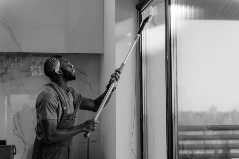 The Essential Guide to Choosing a Window Cleaning Company