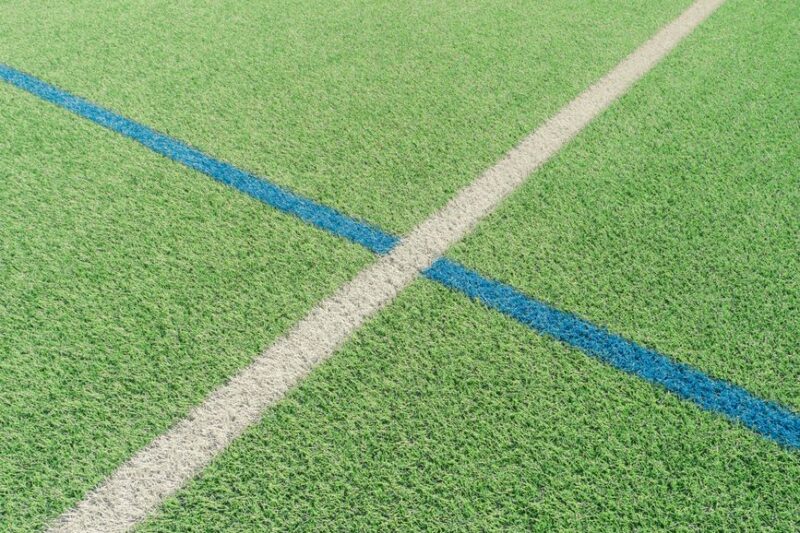 人工芝施工業者選びのポイントと注意点