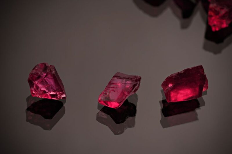 The Essential Guide to Choosing a Reliable Gemstone Supplier